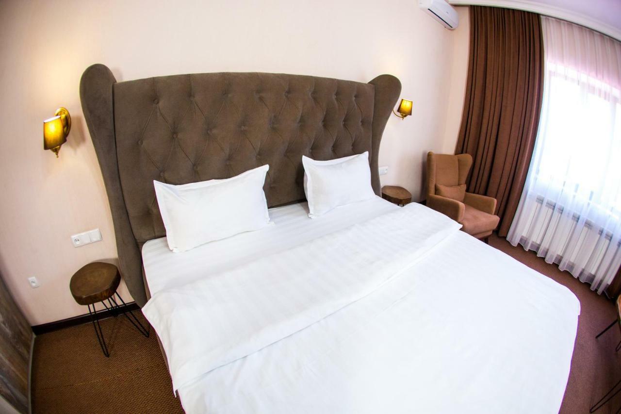 אלמטי Keremet Hotel מראה חיצוני תמונה